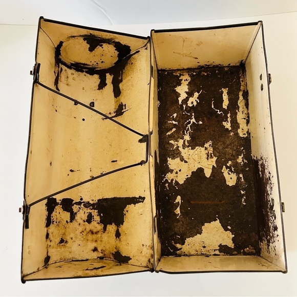 Vintage Industrial rusted lunch box, Miners Lunch Box, Industrial decor - Picture 3 of 12